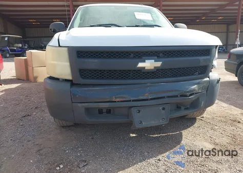 2008 Chevrolet Silverado 1500 Work Truck z USA, uszkodzony, nr VIN 1GCEC14X58Z268673